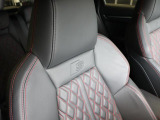 Audi正規ディーラーが高品質をお約束。高度な訓練・教育を受けたAudi専任メカニックが、100項目にもおよぶ精密な点検を実施。すべてクリアしたAudi車だけ、あなたのお手元に届けられるのです