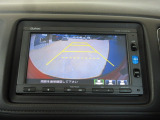 バックカメラの画像です。ガイドラインがスムースな車庫入れをサポートいたします!車庫入れの安心感がアップしますね☆