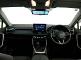 シンプルで見やすいデザイン。運転に集中できる快適な空間です。