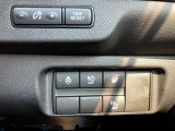 運転支援システムも多数装備されております。追突被害を軽減するエマージェンシーブレーキも付いております。