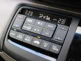 オートエアコンなので設定した温度で車内の温度を保ってくれます♪