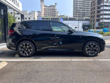 【BMWの伝統-3】BMWのお車は、“駆け抜ける歓び”を体現しております。走行の安定性とコーナリングの良さを追求し、思い通りにハンドルの操作可能です。