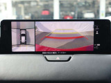 12.3インチセンターディスプレイ 360°ビューモニター 360°ビューはモニターの左側に表示されます。右側には、バックカメラの映像が大きく表示されるので、車庫入れがとてもしやすくなります。