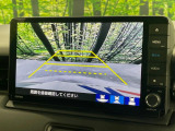 【バックカメラ】駐車時に後方がリアルタイム映像で確認できます。大型商業施設や立体駐車場での駐車時や、夜間のバック時に大活躍!運転スキルに関わらず、今や必須となった装備のひとつです!