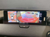 【360°ビュー・モニター】前後左右4つのカメラ映像をさまざまな走行状況に応じて切り替えてセンターディスプレイに表示することで、駐車時や狭い道でのすれ違い時、見通しの悪い交差点進入時でも安心感を高めます。