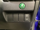 ハンドルの右側には安全装備の、CTBA(シティブレーキアシストシステム)とVSA(ABS+TCS+横滑り抑制)の解除スイッチがついています。燃費に役立つECONボタンもここです。