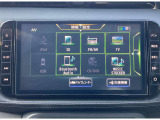 フルセグTV、AM/FMラジオ、AUX、CD録音再生、DVD再生、Bluetoothハンズフリー/音楽再生・携帯など楽しめます。