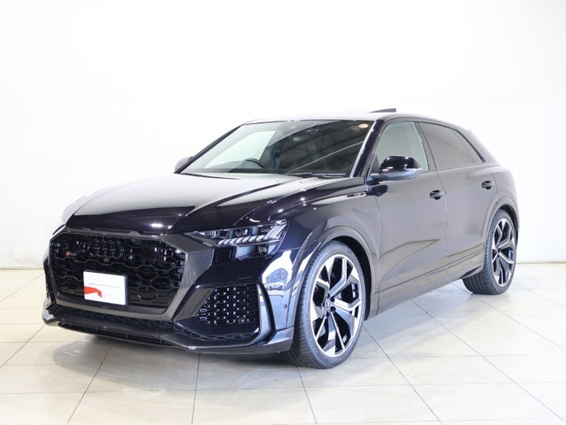 アウディ RS Q8 