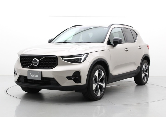 XC40 アルティメット B4 AWD ダークエディション 4WD 