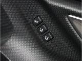 運転席のシートポジションメモリー機能は、登録済みの運転者と交代しても、シートポジションの変更の手間がかかりません。