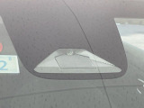 【ホンダセンシング】走行中に前方の車両等を認識し、衝突しそうな時は警報とブレーキで衝突回避と被害軽減をアシスト。より安全にドライブをお楽しみいただけます。