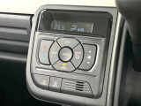 【オートエアコン】一度お好みの温度に設定すれば、車内の温度を検知し風量や温度を自動で調整。暑い…寒い…と何度もスイッチ操作をする必要はありません。快適な車内空間には必須の機能ですね♪