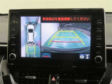パノラミックビューモニター搭載。カメラで車両周囲の状況を映し出すため、狭い場所での駐車などに役立ちます。