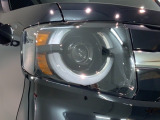 LEDヘッドライトは、点灯の瞬間から最大光量を発揮し、突然暗くなるトンネルなどでの安定感を高めます。