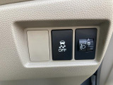 ベンチシートだから左右の行き来も楽々で、狭い駐車スペースでの乗り降りも安心です♪