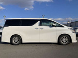 外部査定機関にて車両の鑑定を行っております。外部の第三者機関AISによる厳しい検査で車両を細かくチェックしております。安心して当店の車両をお選び下さい。「Re:HYBRID」は鑑定書の発行をしております。