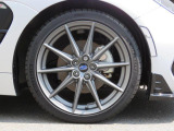 215/40R18