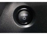 鍵を取り出す手間がなく施錠開錠・エンジン始動が出来る便利なスマートキー。荷物を持っている時や雨の日には特に嬉しい機能です。