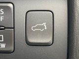 【パワーバックドア】スマートキーや運転席のボタンを押すだけでリアゲートが自動で開閉します!荷物を持っている時や、高い位置にあるバックドアを閉める際に便利な機能です♪