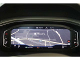 大型ディスプレイによるデジタルメータークラスター付車両です。パネル正面に車両情報やナビゲーションが映し出され目線を変えず目的地まで安心したドライビングが出来ます。