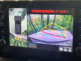 【パノラミックビューモニター】専用のカメラにより、上から見下ろしたような視点で360度クルマの周囲を確認することができます☆死角部分も確認しやすく、狭い場所での切り返しや駐車もスムーズに行えます。