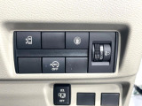 【パワースライドドア】スマートキーや運転席のスイッチでスライドドアの開閉が可能♪電動だから力を入れてドアを開ける必要が無く、小さいお子様でも、重い荷物を持っている時もラクに開け閉めできます♪
