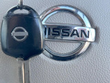 【キーレス】少し離れた場所からでもボタン一つでドアの開錠・施錠ができるのでとっても便利!ドアの鍵穴周りに傷をつけることもありません♪