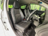 運転席シート廻りは使用感も少なく、良好な状態となっています。前オーナー様が丁寧に使っていたことがよくわかりますね。