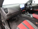 納車前にレクサスボディーコートをお勧めさせていただいております。CPOとCPO外車両がございますので、詳しくはスタッフまでお問い合わせください。