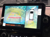 【パノラミックビューモニター】専用のカメラにより、上から見下ろしたような視点で360度クルマの周囲を確認することができます☆縦列駐車や幅寄せ時に活躍してくれます♪