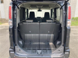 【ラゲッジスペース】リアシートを倒せばこの大容量!!ダンボールなどの大きい荷物も釣り具などの長尺物まで様々載せられそうです!!