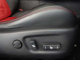 パワーシート搭載。微妙な調整が手軽にでき、ピッタリのポジションで運転することが可能です。