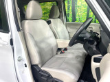 運転席シート廻りは使用感も少なく、良好な状態となっています。丁寧に使われていたことがよくわかりますね。