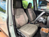 運転席シート廻りは使用感も少なく、良好な状態となっています。前オーナー様が丁寧に使っていたことがよくわかりますね。運転席シート廻りは使用感も少なく、良好な状態となっています。前オーナー様が丁寧に使って