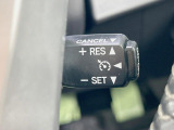【クルーズコントロール】高速道路もラクラク走行。アクセルを離しても一定速度で走行ができ、長距離運転時の負担を軽減!加速・減速も簡単なスイッチ操作で調整できます。