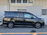 ヴォクシー 2.0 ZS 煌II 4WD 