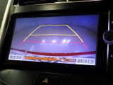 バックモニターも装備しております。バックギアに入れるとナビ画面に車の後方が映し出されます。これで後方確認も安心!