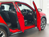 A1はAudiの車ではもっともコンパクトな車ながら、ドアの厚みは充分にございます。この厚みは重厚感があるだけではなく、静粛性や安全性の向上にも貢献しています。