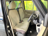 運転席シート廻りは使用感も少なく、良好な状態となっています。丁寧に使われていたことがよくわかりますね。