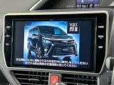 【純正10型ナビ】人気の純正ナビを装備。オーディオ機能も充実しており、Bluetooth接続すればお持ちのスマホやMP3プレイヤーの音楽を再生可能!毎日の運転がさらに楽しくなります!!