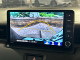 【バックカメラ】駐車時に後方がリアルタイム映像で確認できます。大型商業施設や立体駐車場での駐車時や、夜間のバック時に大活躍!運転スキルに関わらず、今や必須となった装備のひとつです!