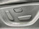 【パワーシート】スイッチ一つで簡単にシートの微調整が可能!電動だから力もいりません!快適なシートポジションにセットして、快適なドライブをお楽しみください。