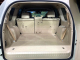 積み下ろしのしやすいデッキにはたっぷりと荷物を積み込んでいただけます。遊びから仕事まで、様々なシーンで頼れます♪