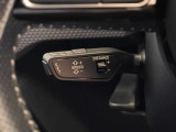 ACC(前車追従式クルーズコントロール)装備のお車です。前を走る車との車間や速度を調整してくれるので、高速道路の運転ではとても重宝します。