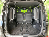 普段のお買い物や通勤、送迎等に十分な荷室スペースを確保しております。セカンドシートを倒すと、大きな荷物の積載も可能です♪