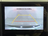 【バックモニター】後ろのカメラの映像をモニターに映し出すことができます!後方の見えない死角や、障害物との距離感をしっかり確認することができます!駐車が苦手な方におすすめです。