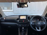 見通しのよいすっきりとした視界で、誰でも運転しやすいです。運転のしやすさは疲れにくさにも繋がりますよ♪