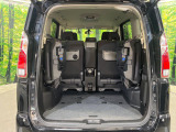 普段のお買い物や通勤、送迎等に十分な荷室スペースを確保しております。セカンドシートを倒すと、大きな荷物の積載も可能です♪