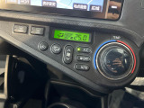 【オートエアコン】一度お好みの温度に設定すれば、車内の温度を検知し風量や温度を自動で調整。暑い…寒い…と何度もスイッチ操作をする必要はありません。快適な車内空間には必須の機能ですね♪