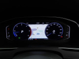 デジタルメータークラスター【Digital Cockpit Pro】付き車両。メーター内にナビゲーションが表示されます。